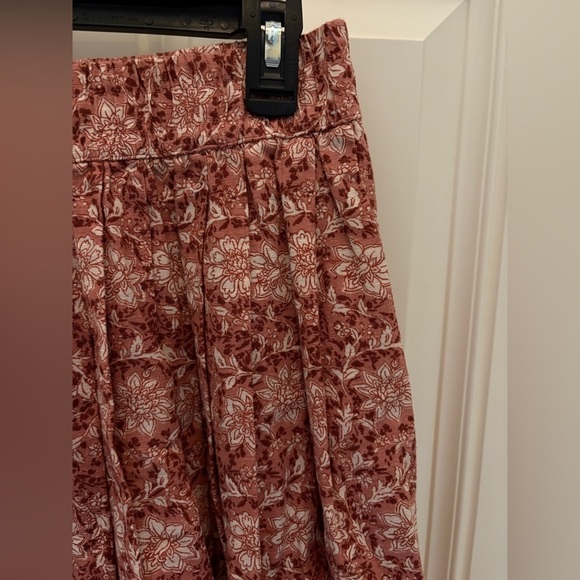 American Eagle Floral Pleated Mini Skirt Size M NWT - Picture 9 of 9